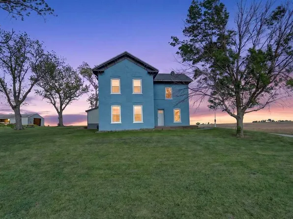 1463 Birkett Ave, West Liberty, IA 52776