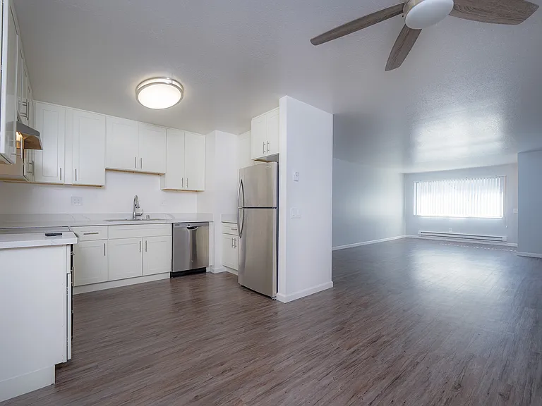 3040 Sunset UNIT#21 kitchen-living (1)