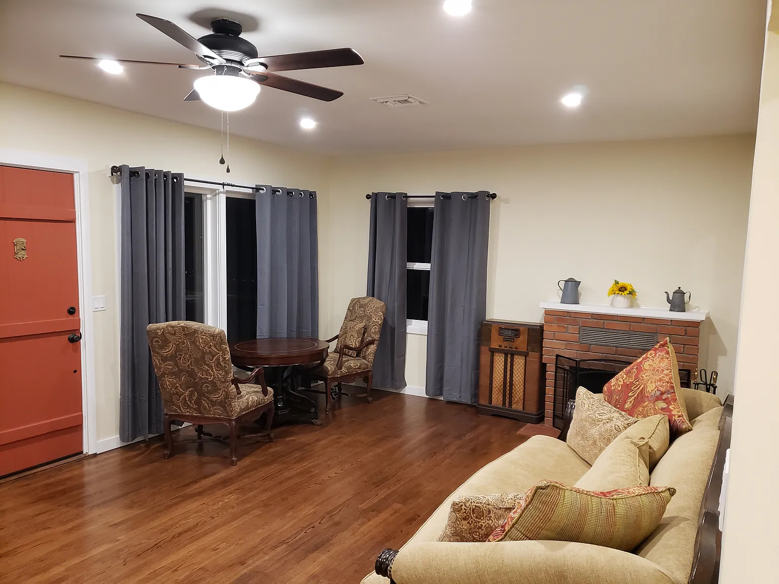 3 bed, 1600 sqft, $5,000 — Photo 4