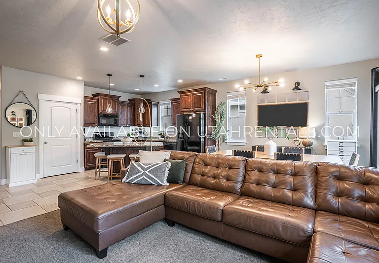 1777 W Yarrow Dr — Photo 10