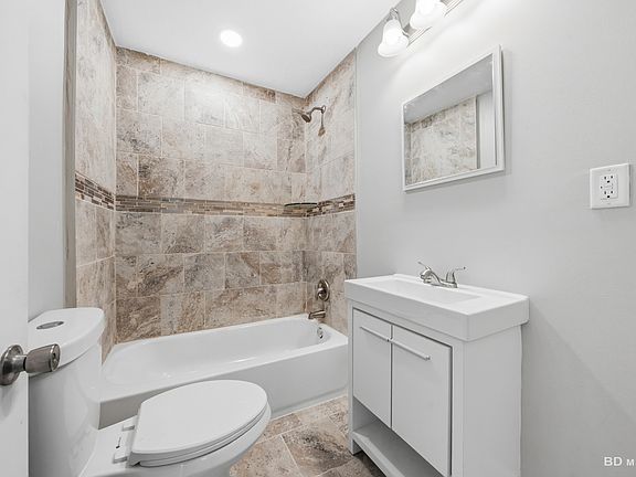 5th image of 3112 Halsted St