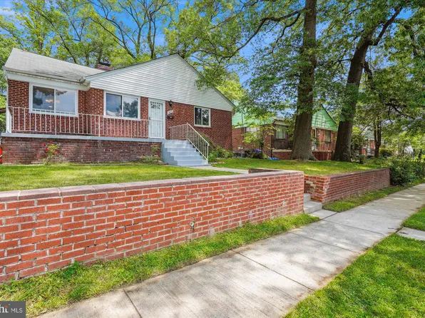 8513 Hood St, Takoma Park, MD 20912