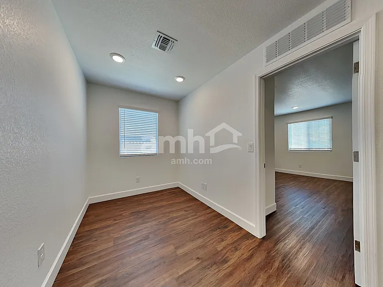 4239 W Saint Charles Ave — Photo 8