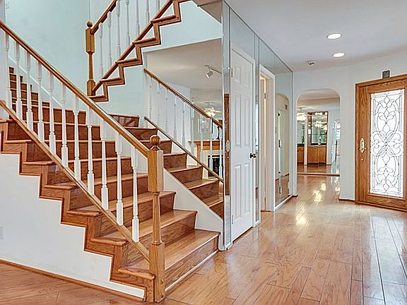 5th image of 24215 Briones Dr