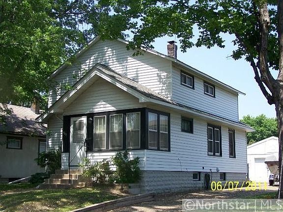 2nd image of 903 Hyacinth Ave E