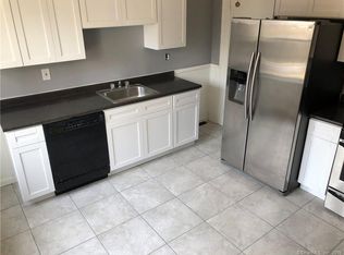 732 Brooks St, Bridgeport, CT 06608