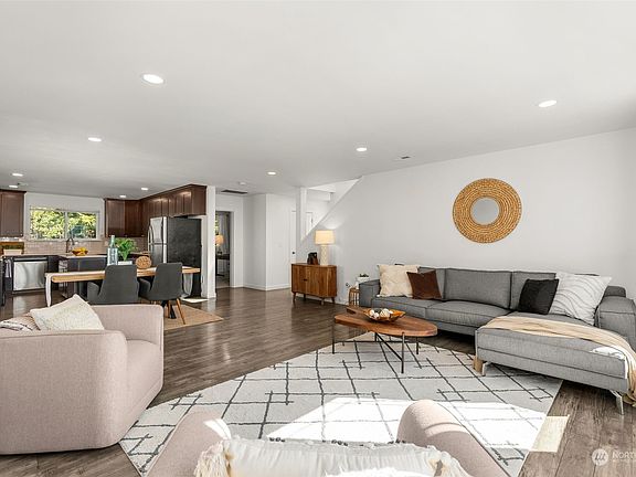5th image of 15302 4th Avenue E