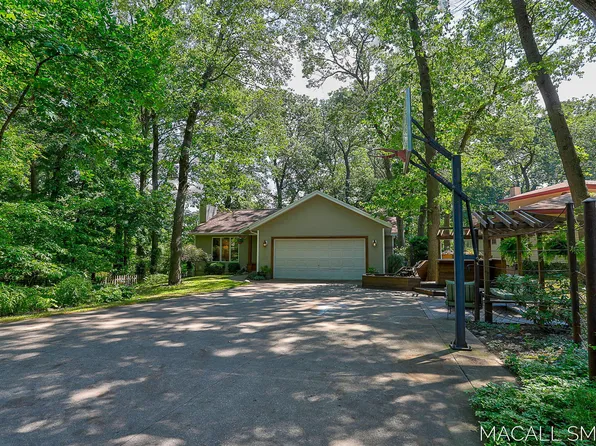 107 S Division Ave, Holland, MI 49424