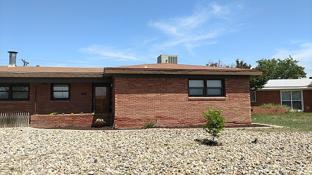 1st image of 2502 Redbud Ave