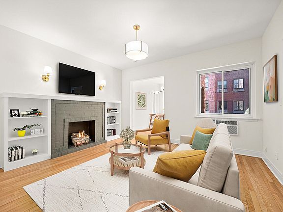 2nd image of 926 W Sunnyside Ave APT 1D
