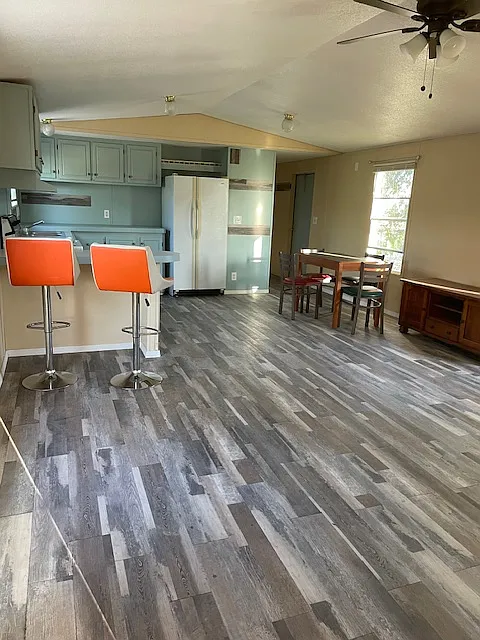 3 bed, $1,100 — Photo 3