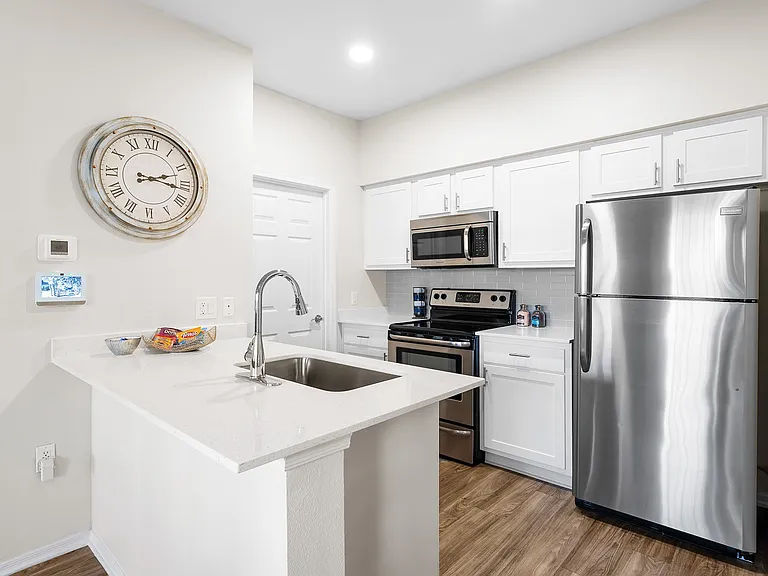 Sonterra Apartments at Paradise Valley — Photo 15