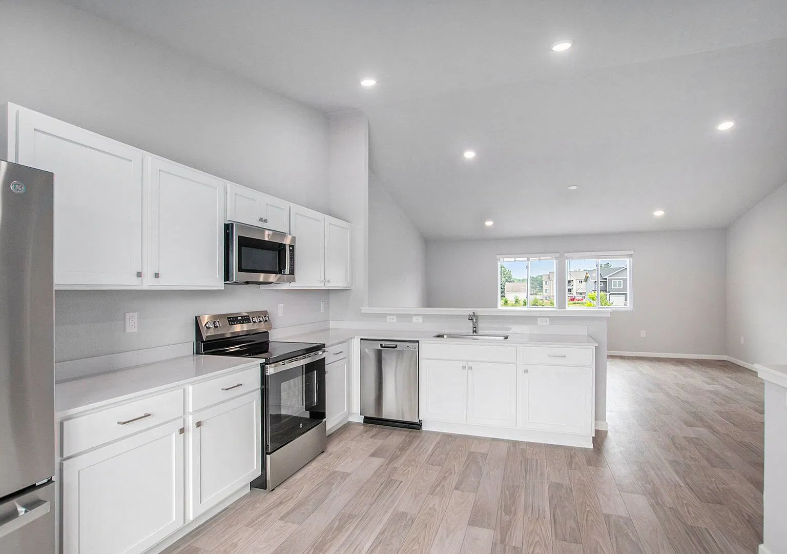 5445 E Karen Ct — Photo 4