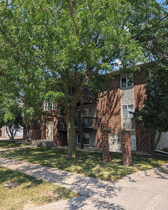 2nd image of 84 W Side Dr