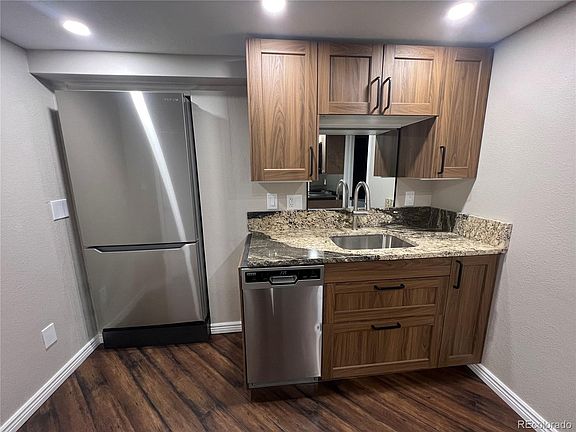 5th image of 608 5th St Unit A