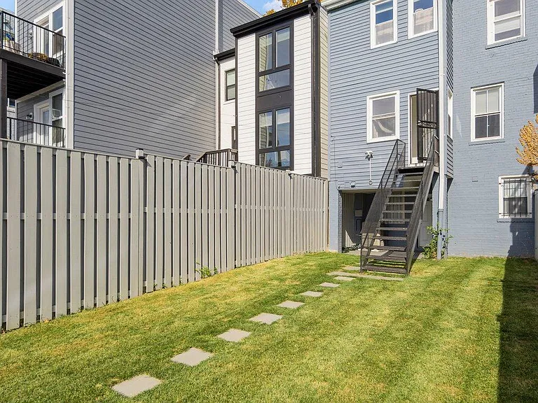 520 Jefferson St NW — Photo 68