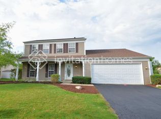 1985 College Green Dr, Elgin, IL 60123