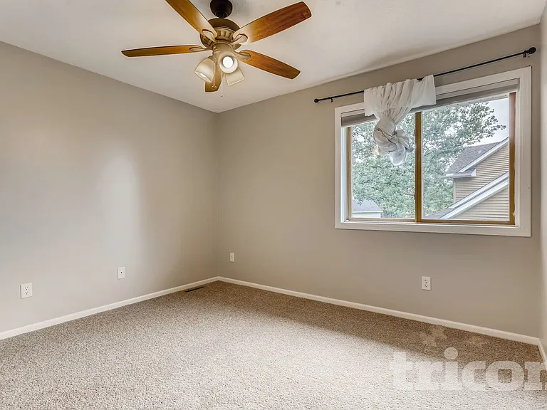 1259 Irvine Dr — Photo 12