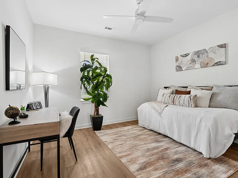 Hamlet Huntersville - Homes & Townhomes for Rent — Photo 25