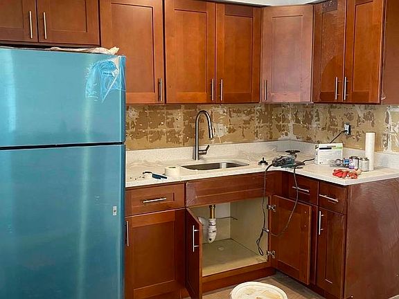 5th image of 25-12 32nd St #3