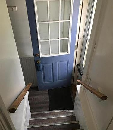 5th image of 2423 De Laat Ave SW