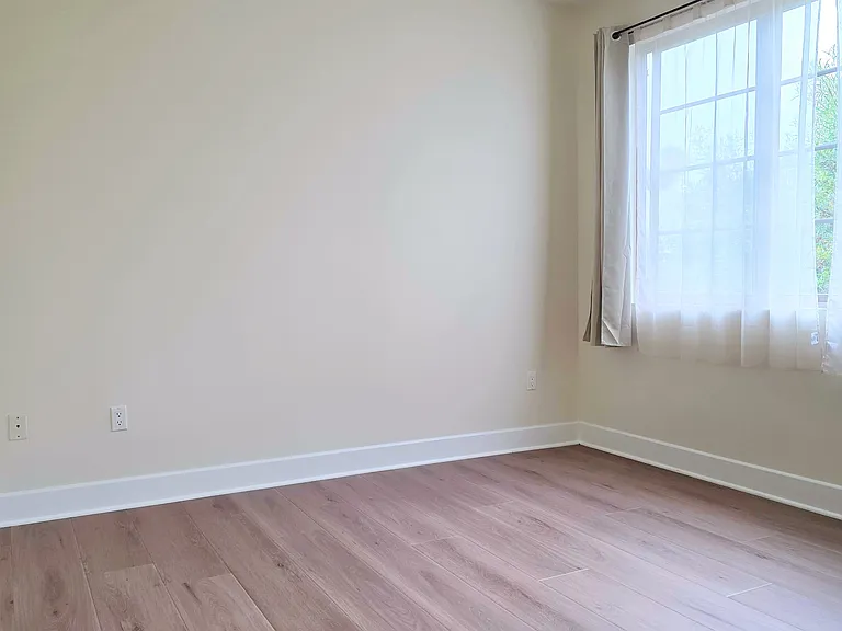 1744 Granville Ave #106 — Photo 13