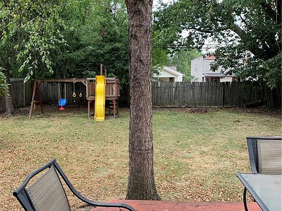 2nd image of 1450 W 107th St