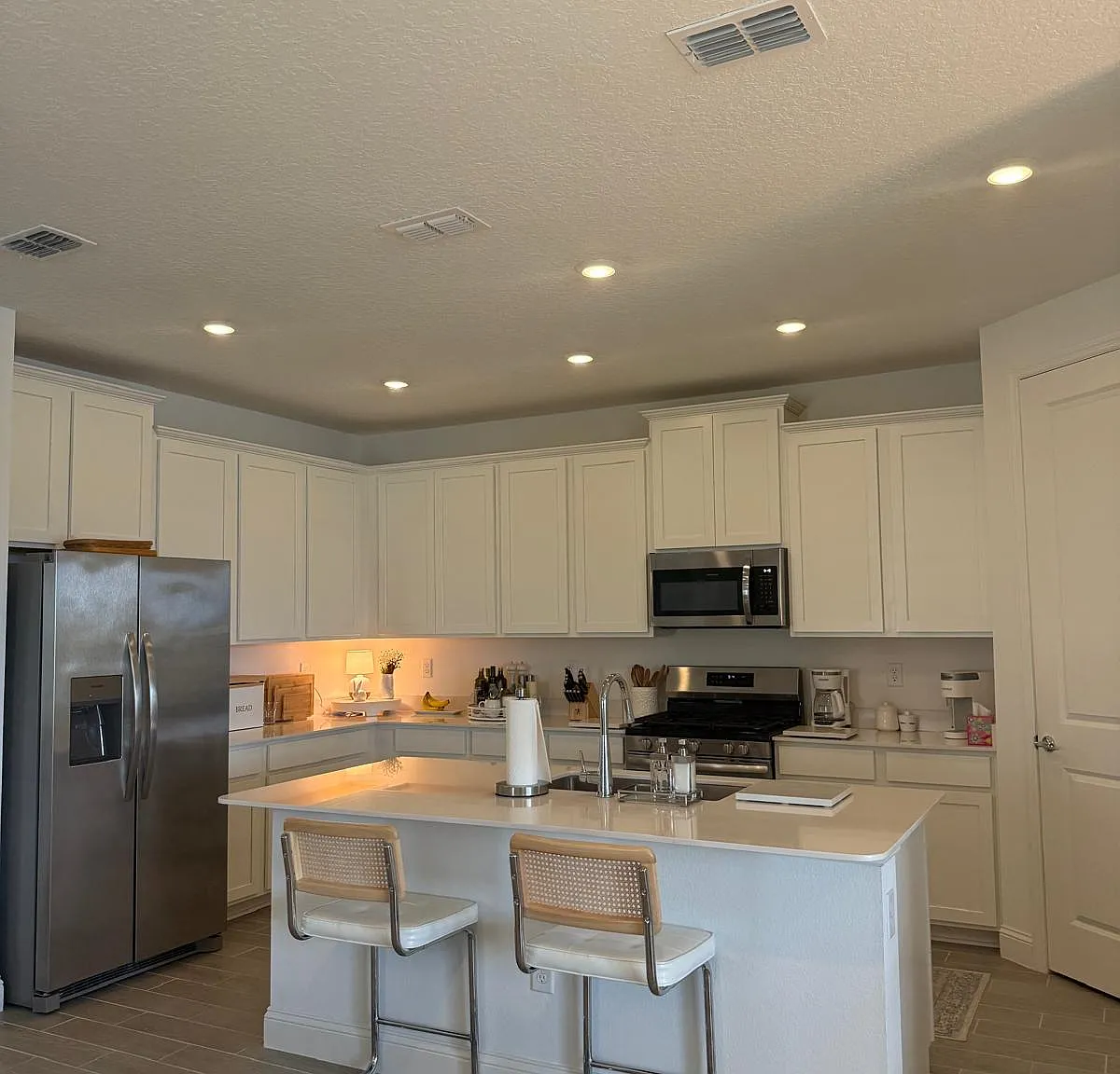 4 bed, 2028 sqft, $2,500 — Photo 3