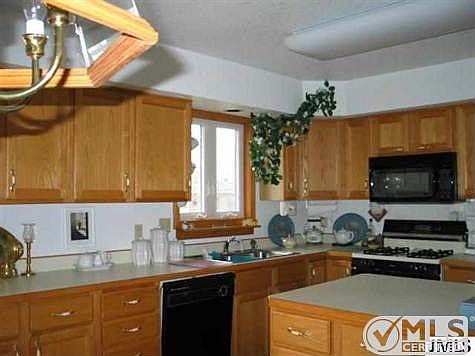 3rd image of 14190 Tralee Dr