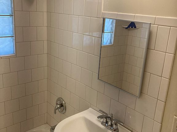 5th image of 9200 W Carmen Ave