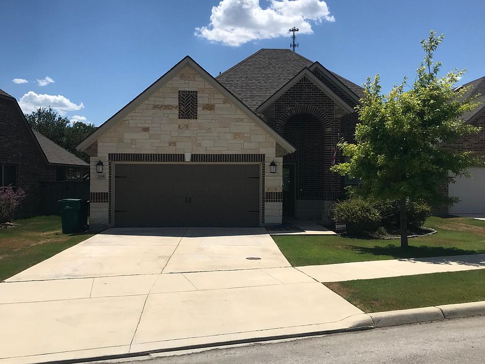 1st image of 208 Maxwell Dr