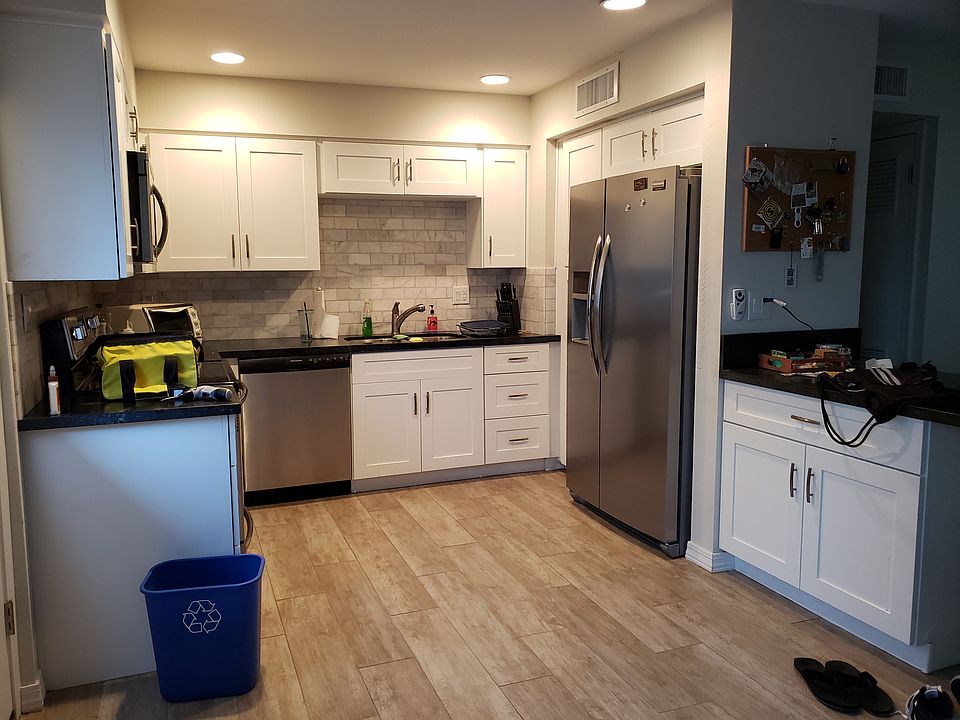 Kitchen with 2 year old appliances