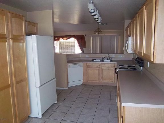 3rd image of 15868 W Tohono Dr