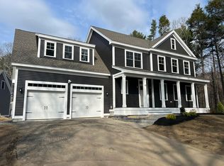 18 Washburn Farm Ln #4, Kittery, ME 03905