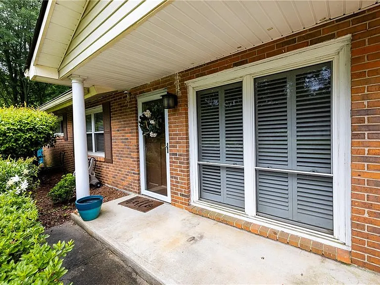 3071 Francine Dr — Photo 2