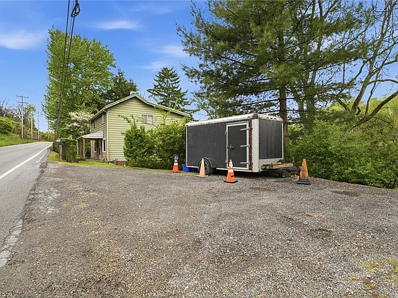 4th image of 1058 Thompson Run Rd