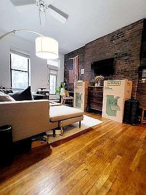3rd image of 156 W 74th St APT 3C