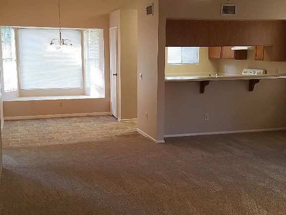 4th image of 3924 W Denver St