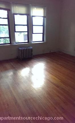3rd image of 621 W Melrose St APT E2