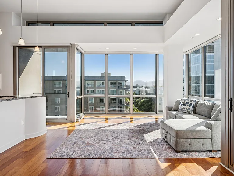 255 Berry St #701 — Photo 3