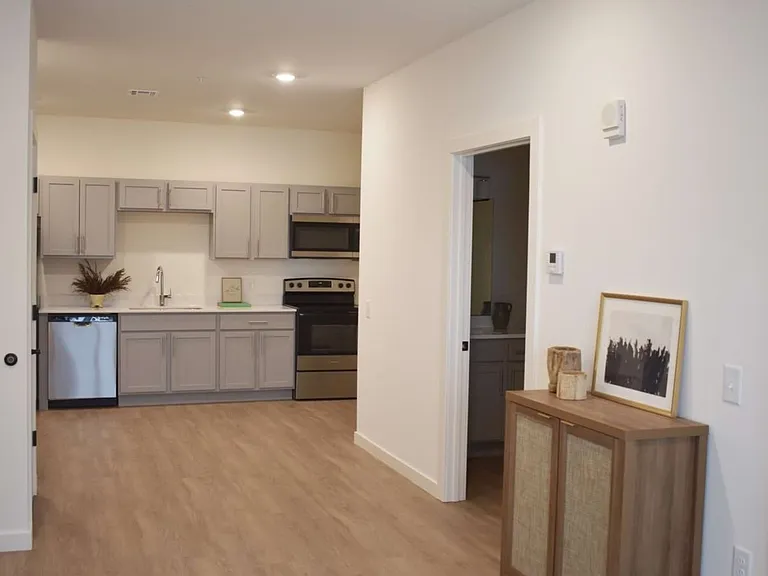 Fairway Flats Apartments — Photo 21