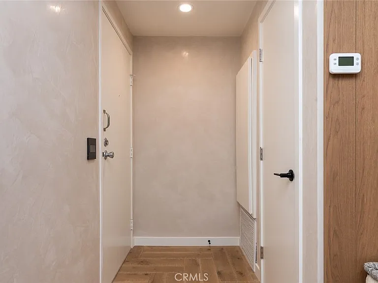 515 N Jackson St #102 — Photo 17