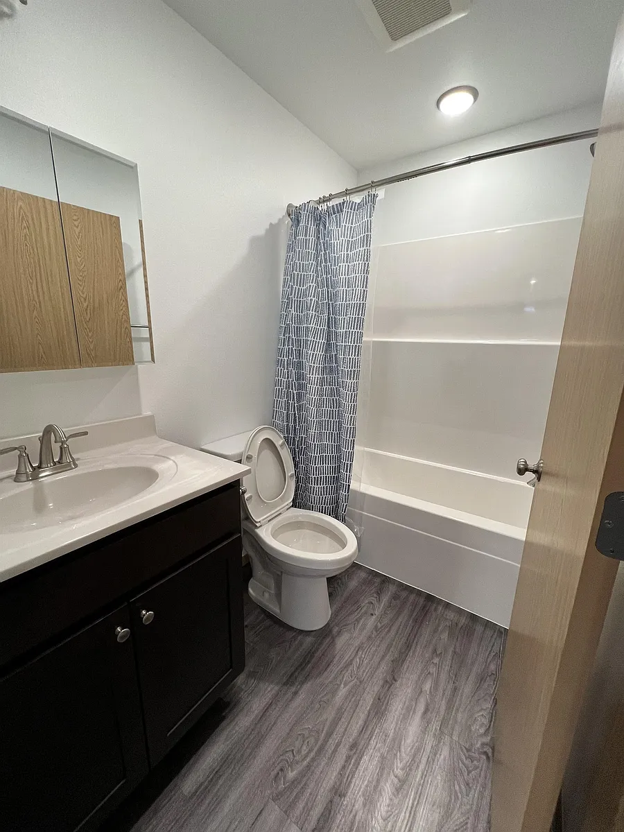 Building Photo - 2751 Stone Pointe Ct #4