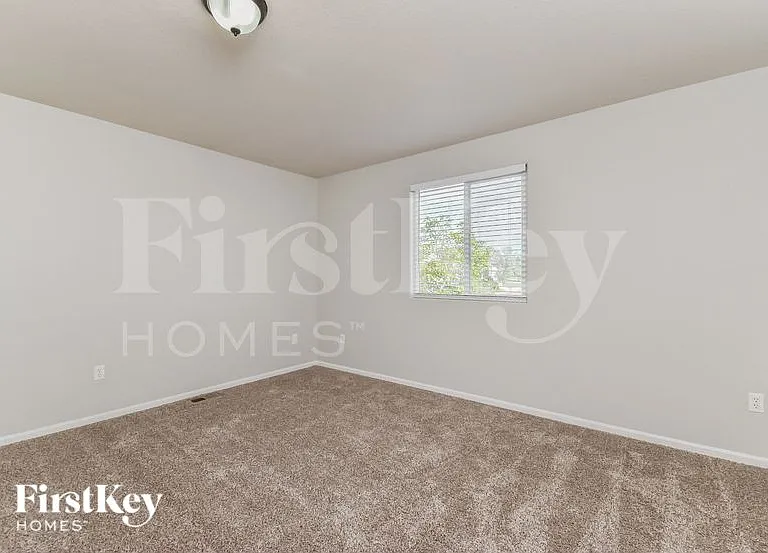 7606 Sistine Ln — Photo 12