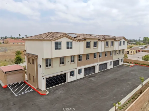 8423 Tamarind Ave, Fontana, CA 92335
