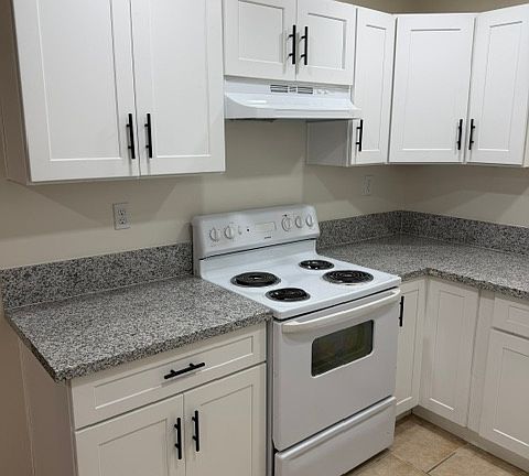 3rd image of 4208 N Pleasant Ave