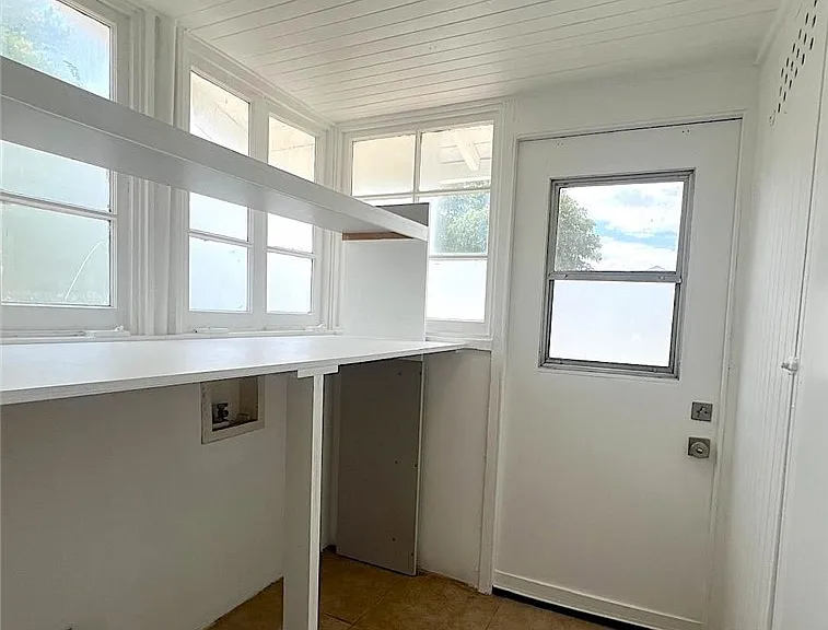 1554 E Woodbury Rd — Photo 8