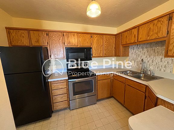 3rd image of 1916-1930 Henryanna Ave Unit 1928