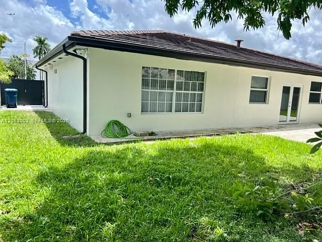 9845 NW 25th Ter — Photo 34