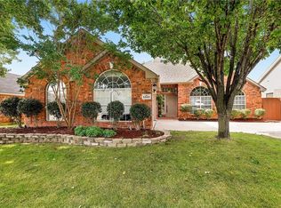 5568 Dunn Hill Dr, Fort Worth, TX 76137